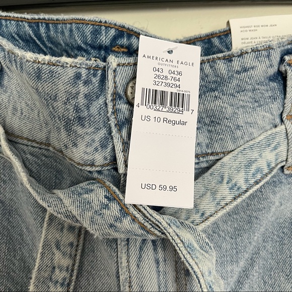 AE Highest Waist Mom Jean - Picture 5 of 7